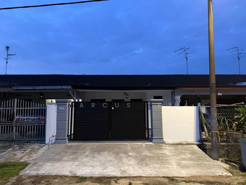 Rumah Teres 1 Tingkat untuk Dijual di Taman Teratai (Kulai) - Marcus Tey - Exterior - PropertyGuru.com.my