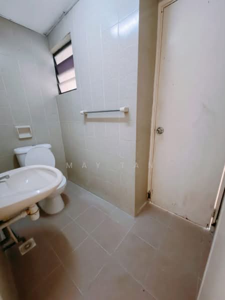 Condominium for Sale at Villa Putra - May Tan - Bathroom - PropertyGuru.com.my