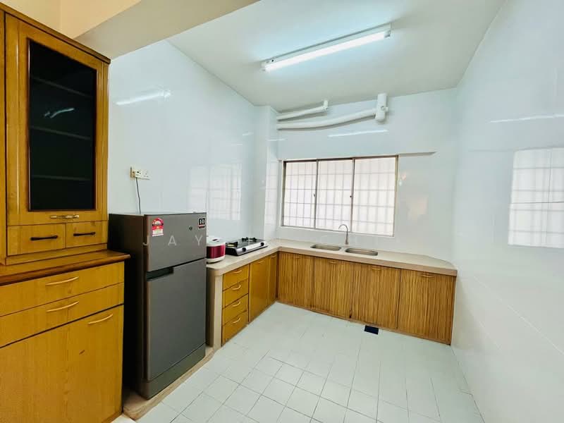 Condominium for Rent at Seri Cendekia - Jayden Chik - Kitchen - PropertyGuru.com.my
