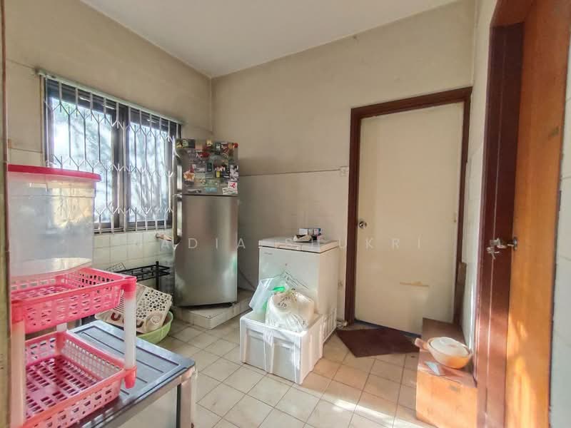 Bungalow for Sale in Seksyen 11 (Shah Alam) - Nadia Shukri - Kitchen - PropertyGuru.com.my
