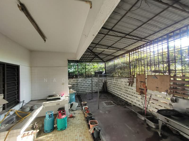 Bungalow for Sale in Seksyen 11 (Shah Alam) - Nadia Shukri - Kitchen - PropertyGuru.com.my