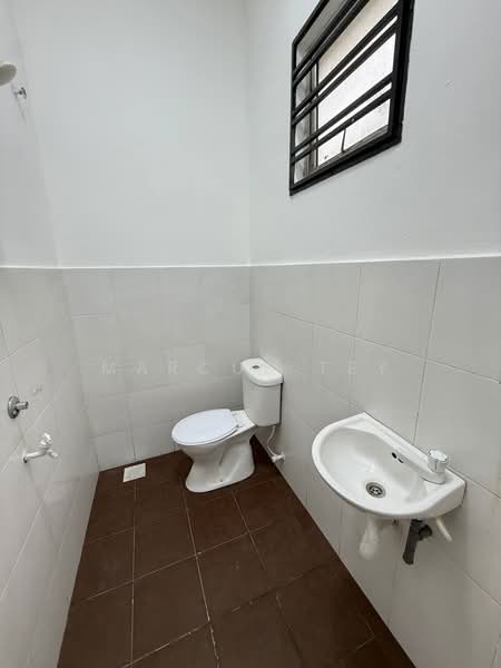 Rumah Teres 2 Tingkat untuk Dijual di Taman Scientex Senai (Senai) - Marcus Tey - Bathroom - PropertyGuru.com.my