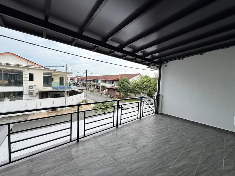 Rumah Teres 2 Tingkat untuk Dijual di Taman Scientex Senai (Senai) - Marcus Tey - Balcony - PropertyGuru.com.my