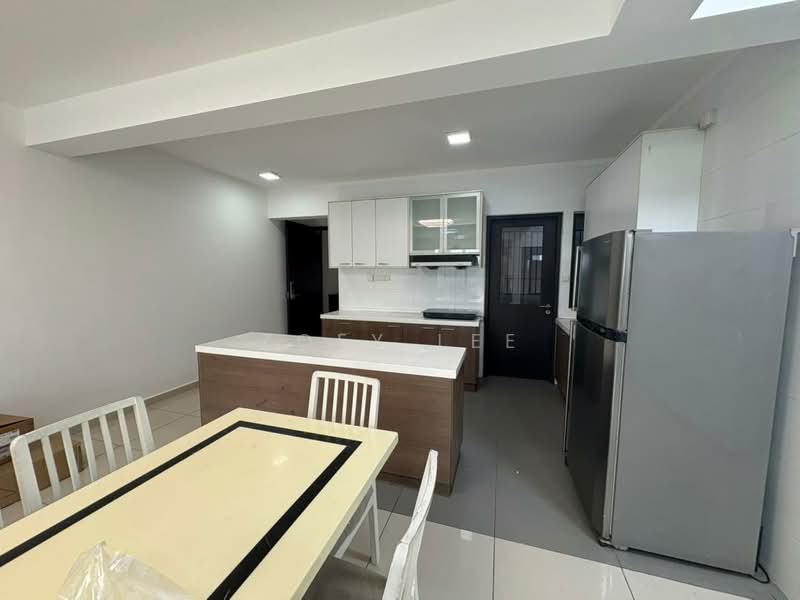 Pangsapuri untuk Disewa di Ponderosa Lakeside Apartment - Zoey Lee - Kitchen - PropertyGuru.com.my