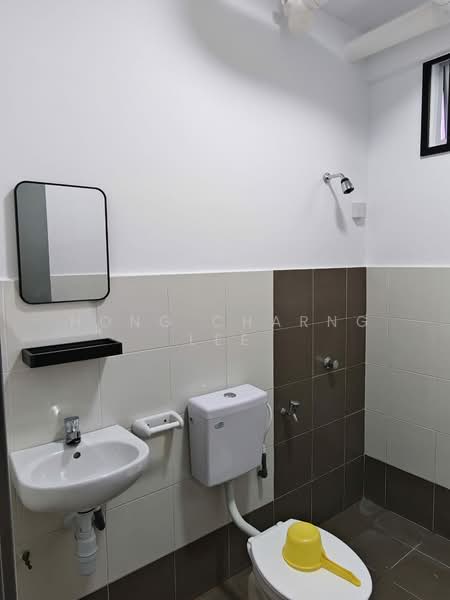 Apartment for Rent at Taman Pulai Mutiara 2: Phase A3A - A3C - Hong Charng Lee - Bathroom - PropertyGuru.com.my