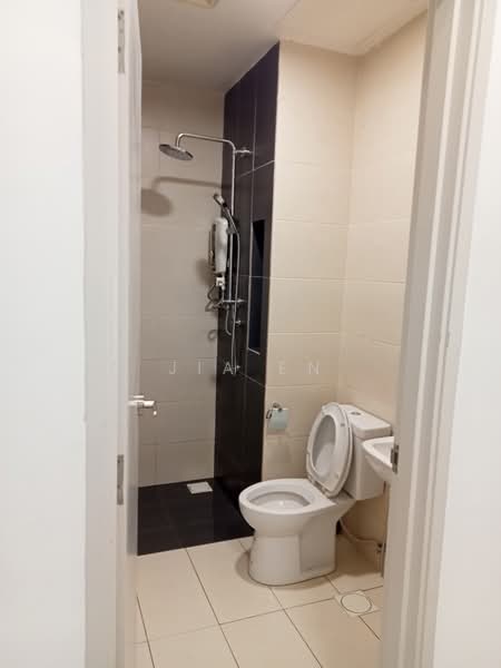 Servis Apartment untuk Disewa di Pacific Star - Jia En - Bathroom - PropertyGuru.com.my