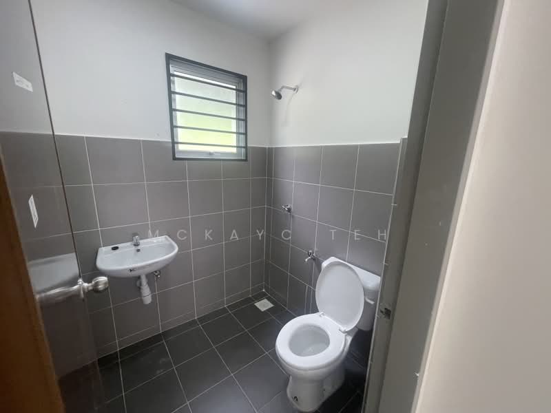Rumah Teres 1 Tingkat untuk Disewa di Pekan Dengkil (Dengkil) - MckayC TEH - PropertyGuru.com.my
