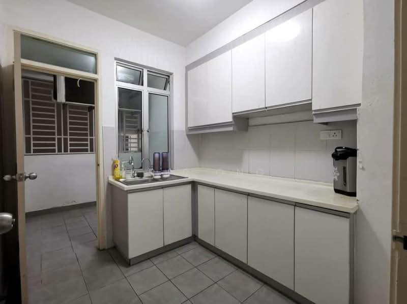 Pangsapuri untuk Disewa di Austin Suites (Permata Austin) - Kris Ong - Kitchen - PropertyGuru.com.my