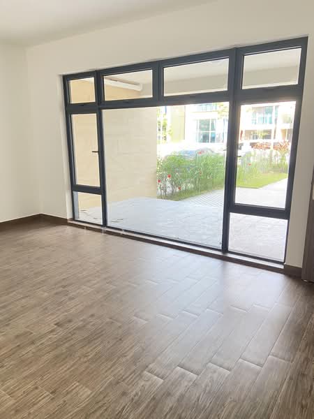 Vila Berkembar untuk Disewa di Forest City (Gelang Patah) - Alex Cheah - Master bedroom - PropertyGuru.com.my