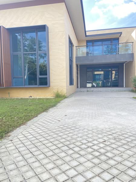 Vila Berkembar untuk Disewa di Forest City (Gelang Patah) - Alex Cheah - Car porch area - PropertyGuru.com.my