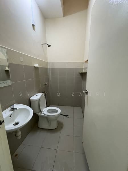 Semi-Detached House for Sale in Taman Astana Permai (Kuantan) - Syafiq Zamri - Bathroom - PropertyGuru.com.my