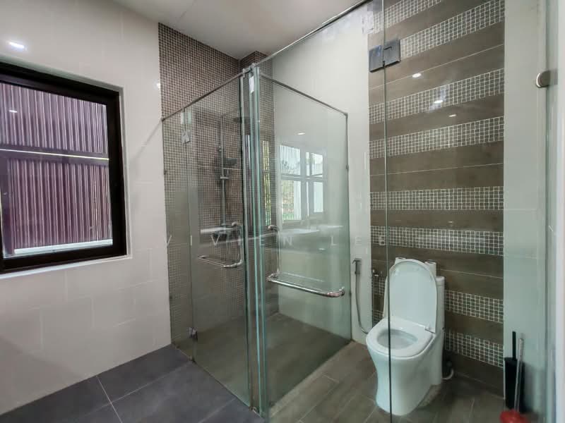 Semi-Detached House for Rent in Damansara Heights (Kuala Lumpur) - Vivien Lee - Bathroom - PropertyGuru.com.my