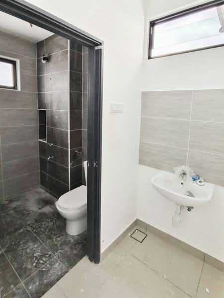 Rumah Teres 2 Tingkat untuk Dijual di Taman Austin Duta (Tebrau) - Yik Tat - PropertyGuru.com.my