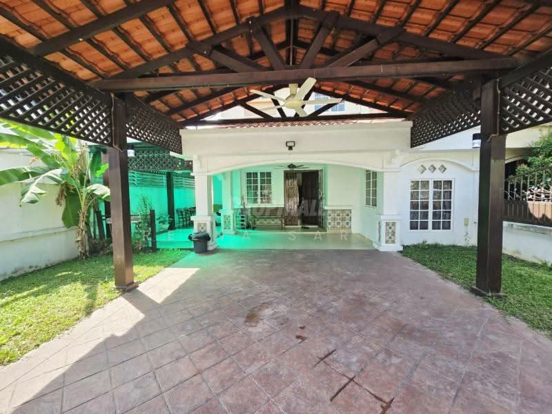 Rumah Berkembar untuk Dijual di Seksyen 13 (Shah Alam) - Reena Sarif - Exterior - PropertyGuru.com.my