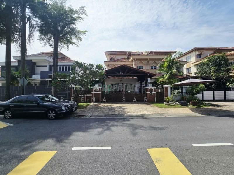 Rumah Berkembar untuk Dijual di Seksyen 13 (Shah Alam) - Reena Sarif - Exterior - PropertyGuru.com.my