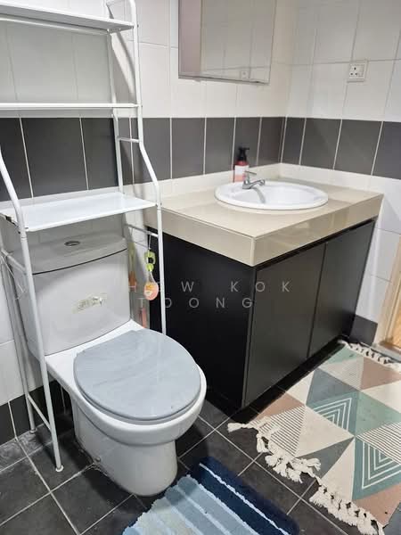 Service Residence for Sale at Koi Kinrara - Chow Kok Toong - Bathroom - PropertyGuru.com.my