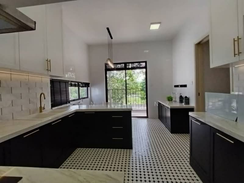 3-storey Terraced House for Sale in Cyberjaya (Selangor) - Hanif Hanz - Kitchen - PropertyGuru.com.my