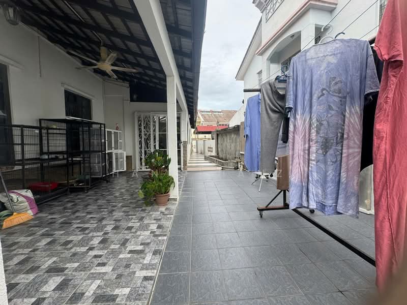 Semi-Detached House for Sale in Ulu Kelang (Selangor) - Hanif Hanz - Exterior - PropertyGuru.com.my