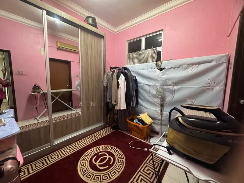 Semi-Detached House for Sale in Ulu Kelang (Selangor) - Hanif Hanz - Bedroom - PropertyGuru.com.my