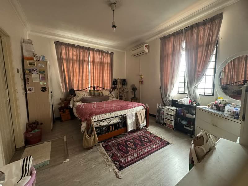 Semi-Detached House for Sale in Ulu Kelang (Selangor) - Hanif Hanz - Bedroom - PropertyGuru.com.my