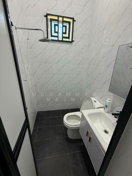 Bungalow for Rent in Kijal (Terengganu) - Muhammad Najmi - Bathroom - PropertyGuru.com.my