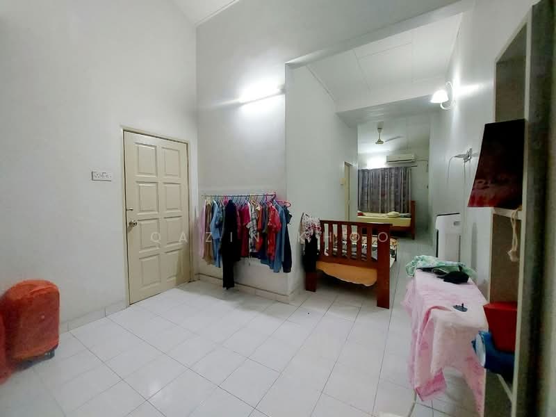 1-storey Terraced House for Sale in Ipoh (Perak) - Qazin Khoo - Bedroom - PropertyGuru.com.my