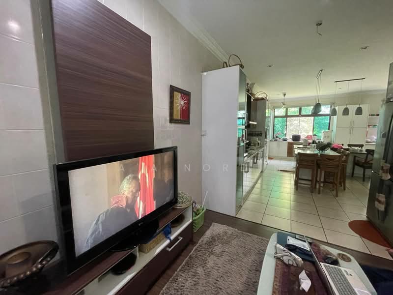Rumah Berkembar untuk Dijual di Bukit Jelutong (Shah Alam) - Sa'a Nordin - Living Room - PropertyGuru.com.my