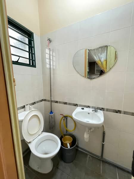 Rumah Teres 3 Tingkat untuk Dijual di Kepong (Kuala Lumpur) - Yanis Cheong - Bathroom - PropertyGuru.com.my