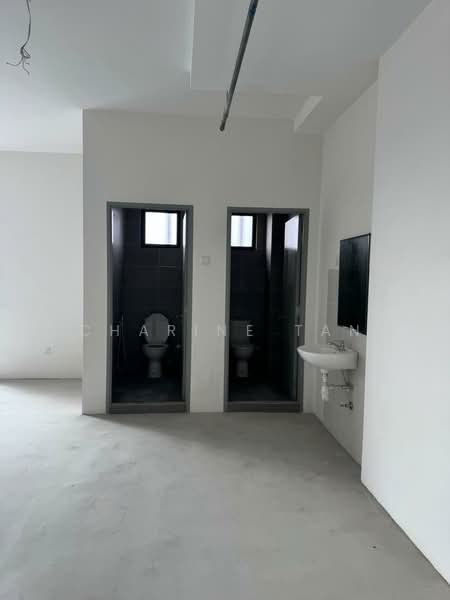 Pejabat untuk Disewa di Hicom - Glenmarie Industrial Park (Shah Alam) - Charine Tan - Bathroom - PropertyGuru.com.my