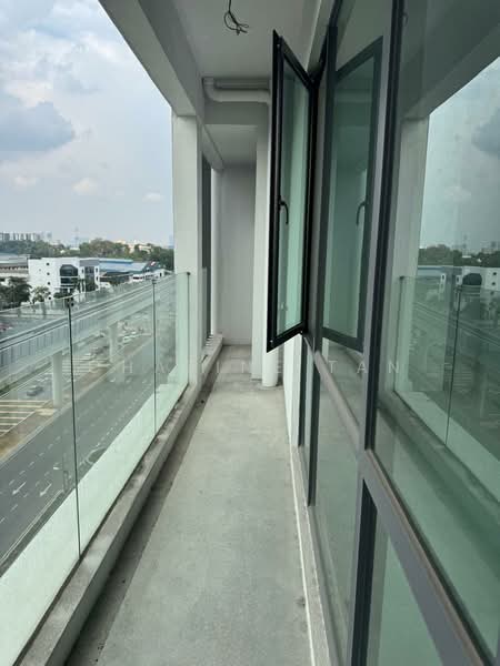 Pejabat untuk Disewa di Hicom - Glenmarie Industrial Park (Shah Alam) - Charine Tan - Balcony - PropertyGuru.com.my