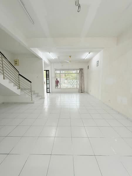 2-storey Terraced House for Sale in Taman Desa Tebrau (Tebrau) - Kok Hui - Living Room - PropertyGuru.com.my