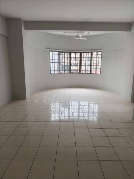 Kondominium untuk Disewa di Regency Condominium - Veni Foo Yoke Fuang - Living Room - PropertyGuru.com.my