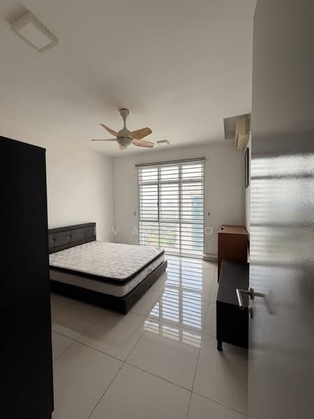 Servis Apartment untuk Dijual di Skysuites @ Meldrum Hills - Eva Yeo - Bedroom - PropertyGuru.com.my