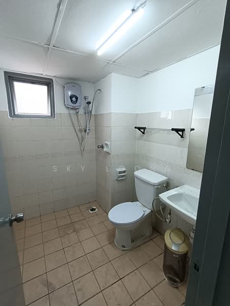 Kondominium untuk Disewa di Pantai Hillpark 2 - Sky Loong - Bathroom - PropertyGuru.com.my