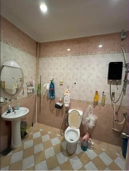 Terraced House for Rent in Taman Wangsa Permai (Kepong) - Charmaine Wong - Bathroom - PropertyGuru.com.my