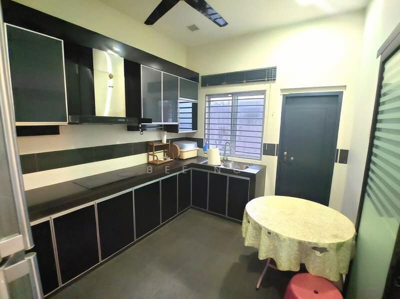 Semi-Detached House for Sale in Nusa Duta (Iskandar Puteri (Nusajaya)) - Bee Ng - Kitchen - PropertyGuru.com.my