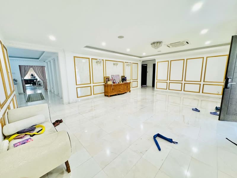 Rumah Banglo untuk Dijual di Bukit Jelutong (Shah Alam) - Sa'a Nordin - Living Room - PropertyGuru.com.my