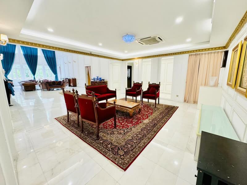 Rumah Banglo untuk Dijual di Bukit Jelutong (Shah Alam) - Sa'a Nordin - Living Room - PropertyGuru.com.my