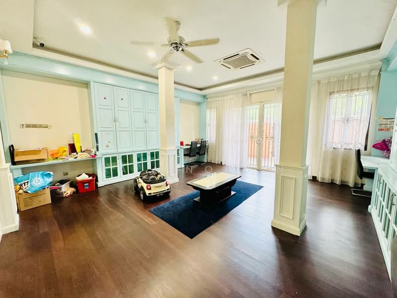 Rumah Banglo untuk Dijual di Bukit Jelutong (Shah Alam) - Sa'a Nordin - Living Room - PropertyGuru.com.my