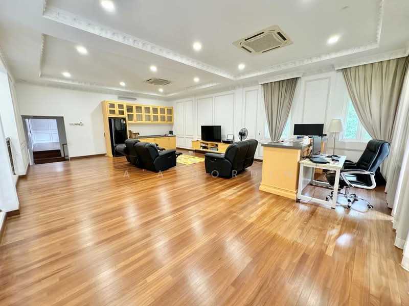 Rumah Banglo untuk Dijual di Bukit Jelutong (Shah Alam) - Sa'a Nordin - Living Room - PropertyGuru.com.my