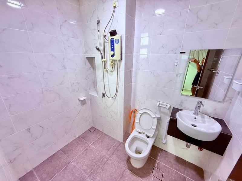 Servis Apartment untuk Disewa di Sky Breeze Service Apartment - Nick Low - Bathroom - PropertyGuru.com.my