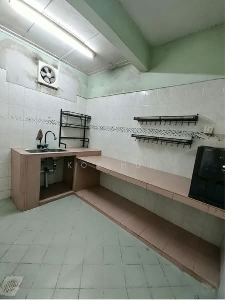 Rumah Teres 2 Tingkat untuk Dijual di Taman Mount Austin (Tebrau) - Kok Hui - Kitchen - PropertyGuru.com.my