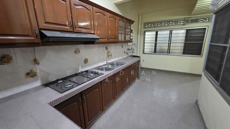 1-storey Terraced House for Sale in Klang (Selangor) - Surendran Karapiah - Kitchen - PropertyGuru.com.my