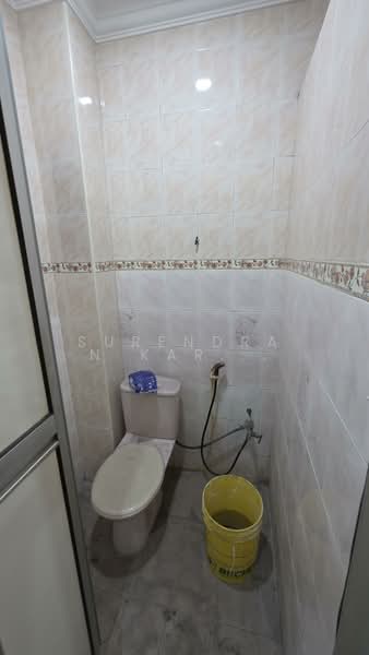 1-storey Terraced House for Sale in Klang (Selangor) - Surendran Karapiah - Bathroom - PropertyGuru.com.my