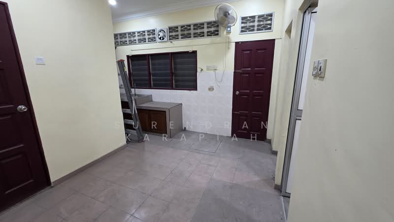 1-storey Terraced House for Sale in Klang (Selangor) - Surendran Karapiah - Kitchen - PropertyGuru.com.my