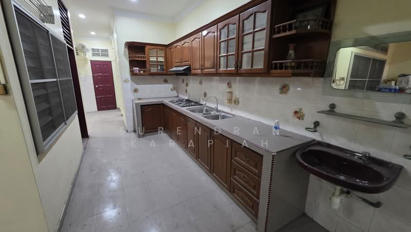 1-storey Terraced House for Sale in Klang (Selangor) - Surendran Karapiah - Kitchen - PropertyGuru.com.my