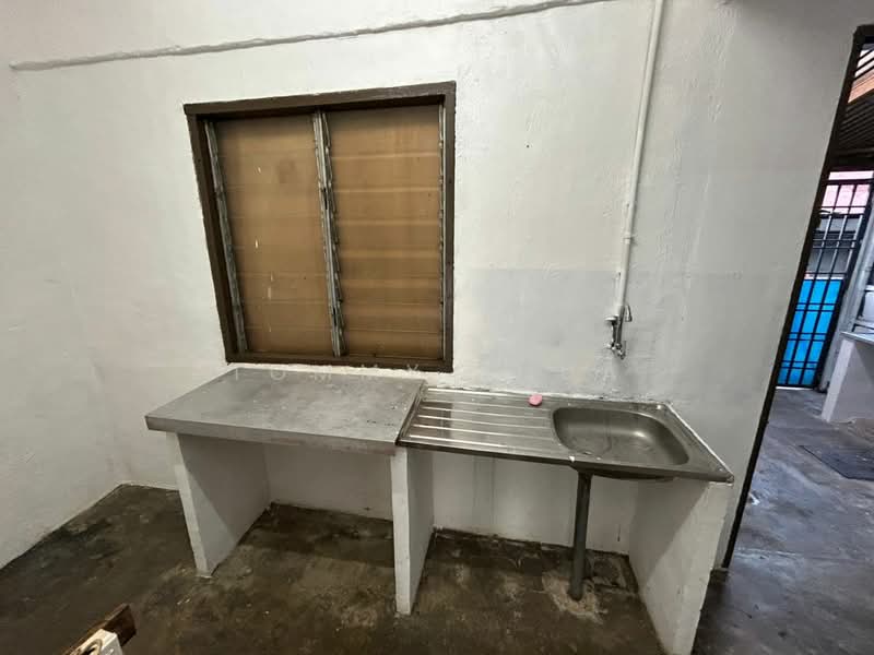 1-storey Terraced House for Rent in Skudai (Johor) - Tommy Phua - Kitchen - PropertyGuru.com.my