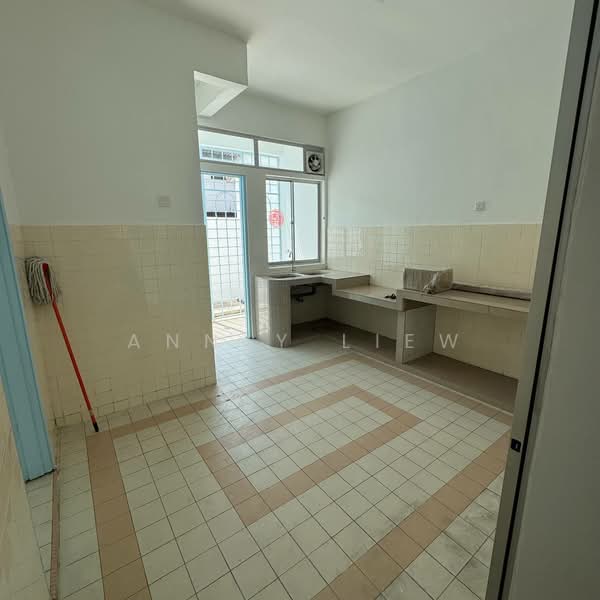 Rumah Teres 2 Tingkat untuk Disewa di Johor Bahru (Johor) - Annly Liew - Kitchen - PropertyGuru.com.my