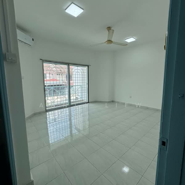 Rumah Teres 2 Tingkat untuk Disewa di Johor Bahru (Johor) - Annly Liew - Living Room - PropertyGuru.com.my