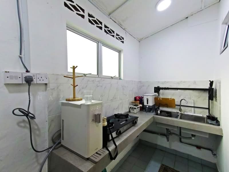 2-storey Terraced House for Sale in Batu Caves (Selangor) - Shaziery Iskandar - Kitchen - PropertyGuru.com.my